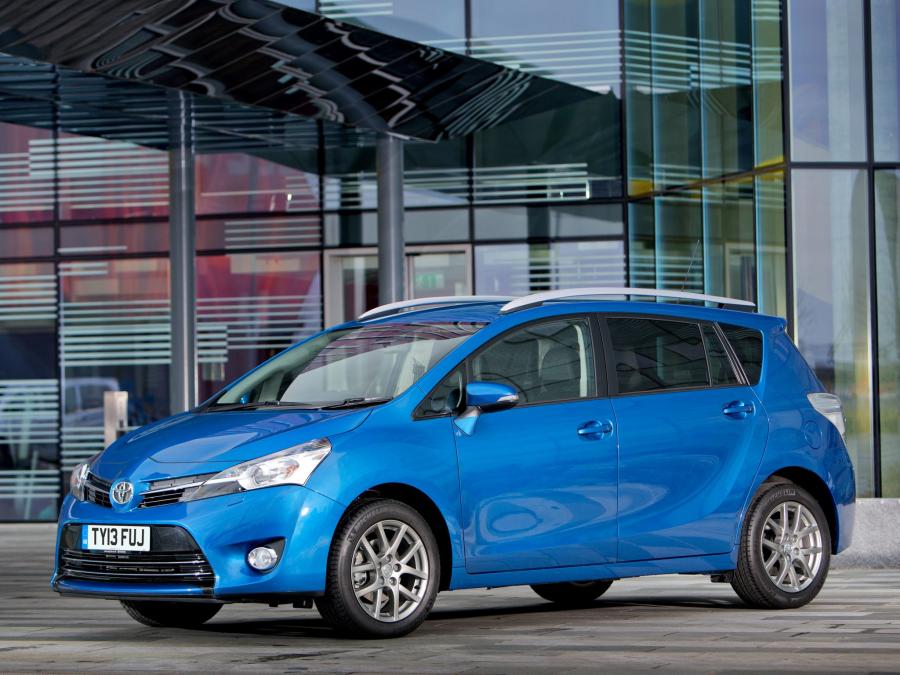  Toyota Verso 2013 года  (UK) (фото 16 из 27)